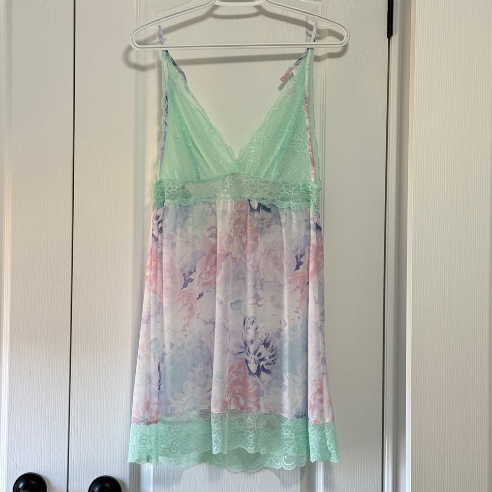 La Vie en Rose Floral Lace Trim Robe & Nightgown Set - Picture 4 of 12